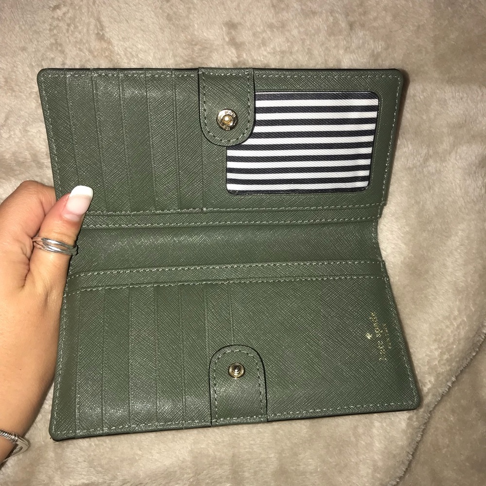 Kate spade purse & matching wallet - Picture 3 of 3
